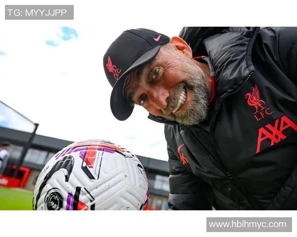 足球明星基恩的艺术之旅：从绿茵场到画布的精彩转变