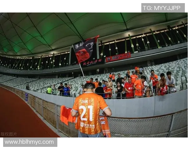 深圳足球队以52分领跑冠军赛积分榜展现强劲实力和争冠决心